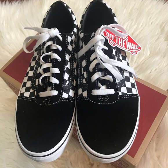 Vans Shoes - New!🌟Vans Checkered Black/True White Sneakers